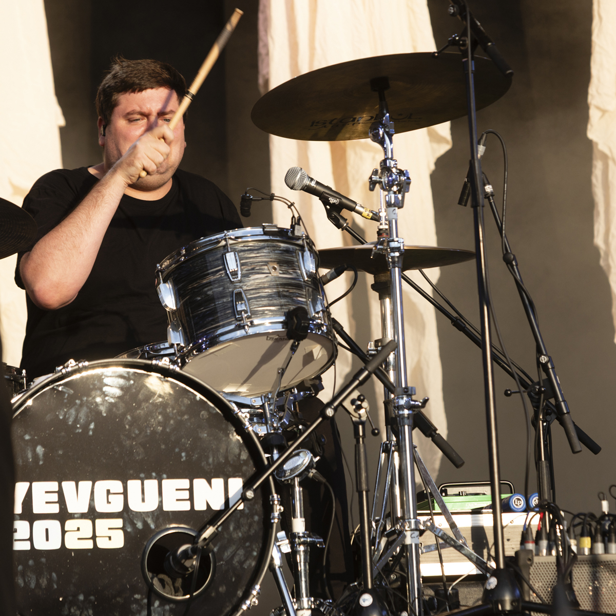 Yevgueni @ Maanrock 2025, foto 21, foto's door Edwin Houdevelt - FrontView Magazine