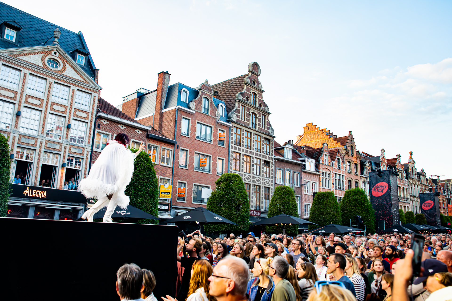 Sylvie Kreusch @ Marktrock, picture 22, photographed by Leen Verlinden - FrontView Magazine