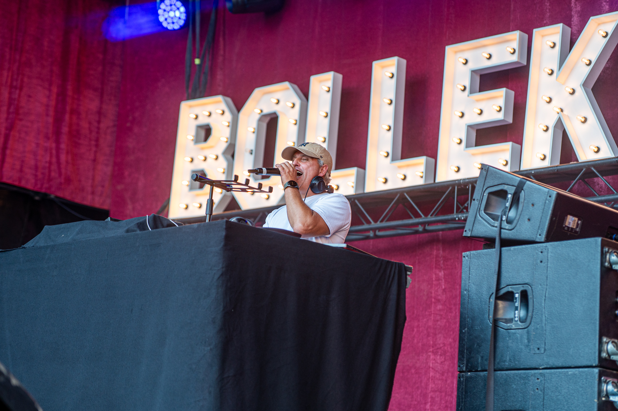 DJ F.R.A.N.K. @ Bollekesfeesten Antwerpen, foto 3, foto's door Dimitri Vanlommel - FrontView Magazine