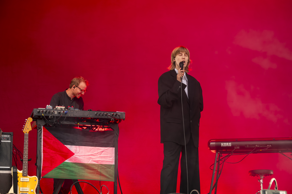 Whispering Sons @ Drift Festival, picture 9, photographed by Bart Janssens - FrontView Magazine
