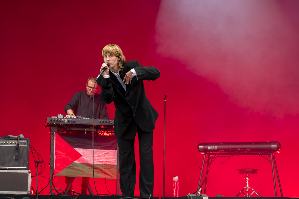 Whispering Sons @ Drift Festival, picture 17, photographed by Bart Janssens - FrontView Magazine