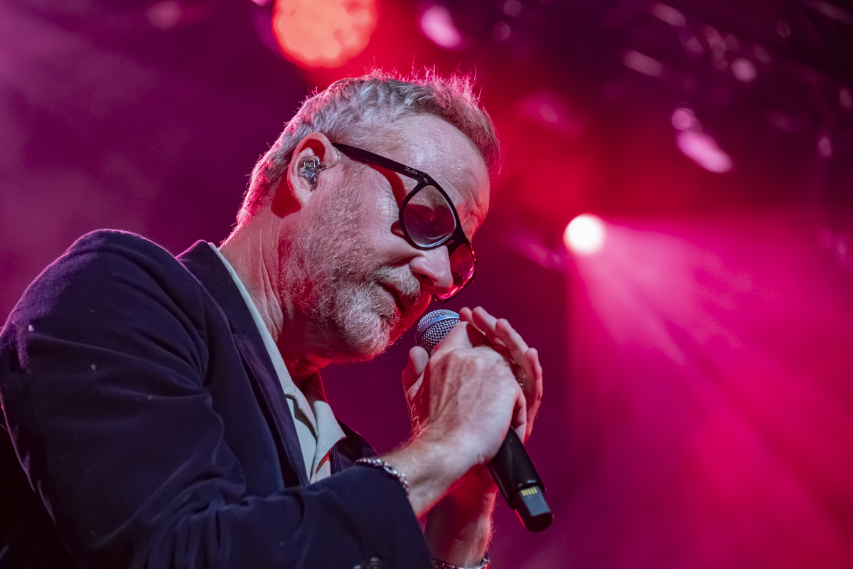 Matt Berninger @ OLT Rivierenhof, picture 10, photographed by Bart Janssens - FrontView Magazine