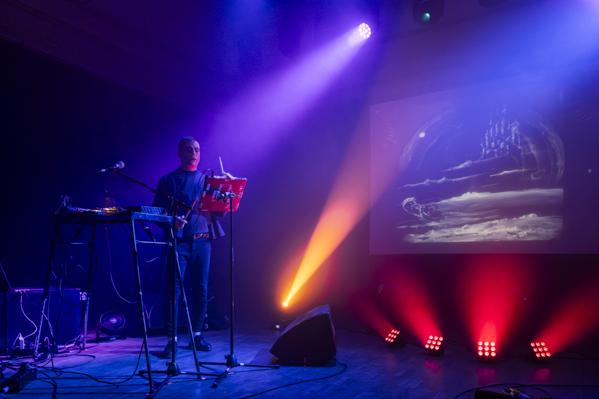She Past Away @ De Casino, picture 4, photographed by Bart Janssens - FrontView Magazine