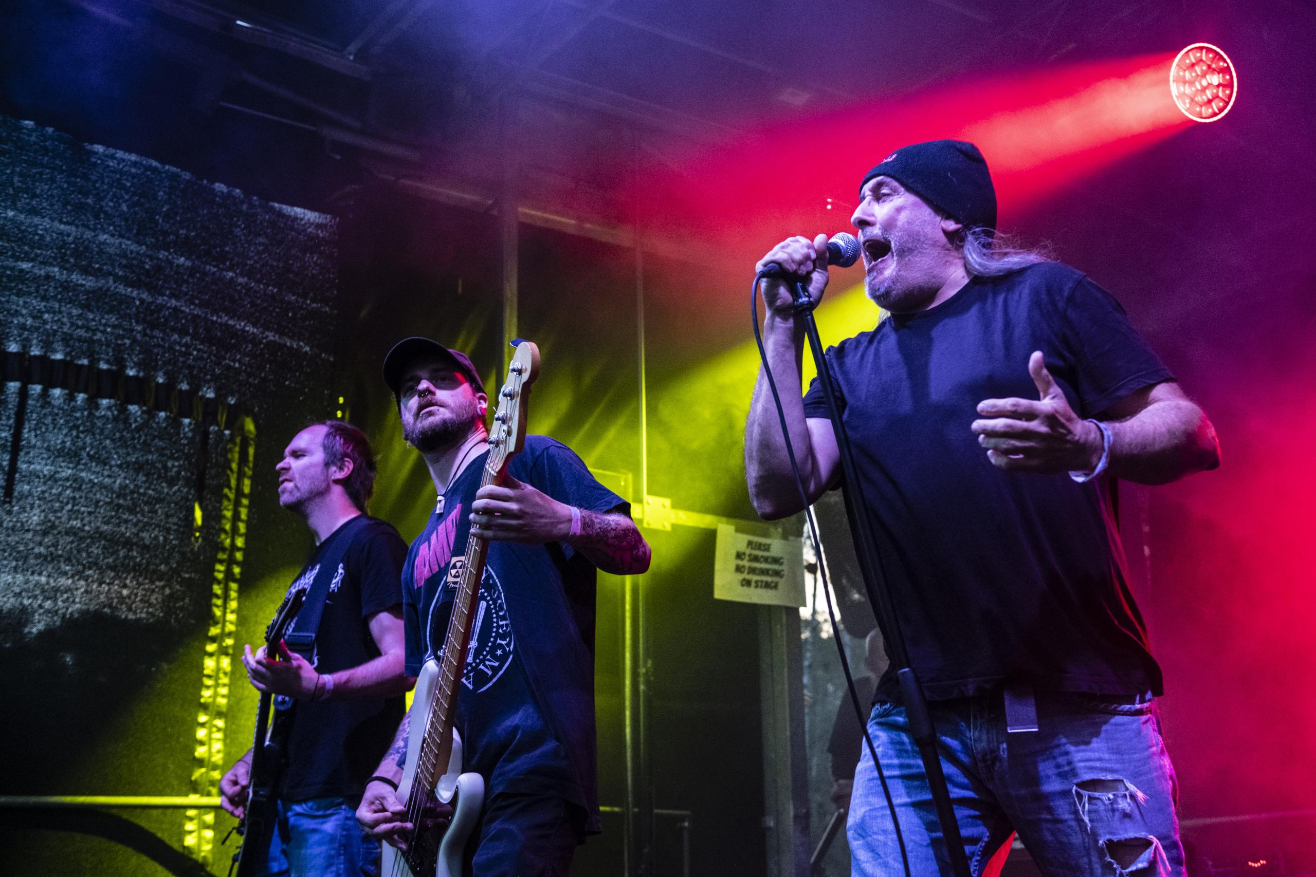 Cyclone - Punx in the pit @ De Schorre, picture 4, photographed by Sandra Van Watermeulen - FrontView Magazine
