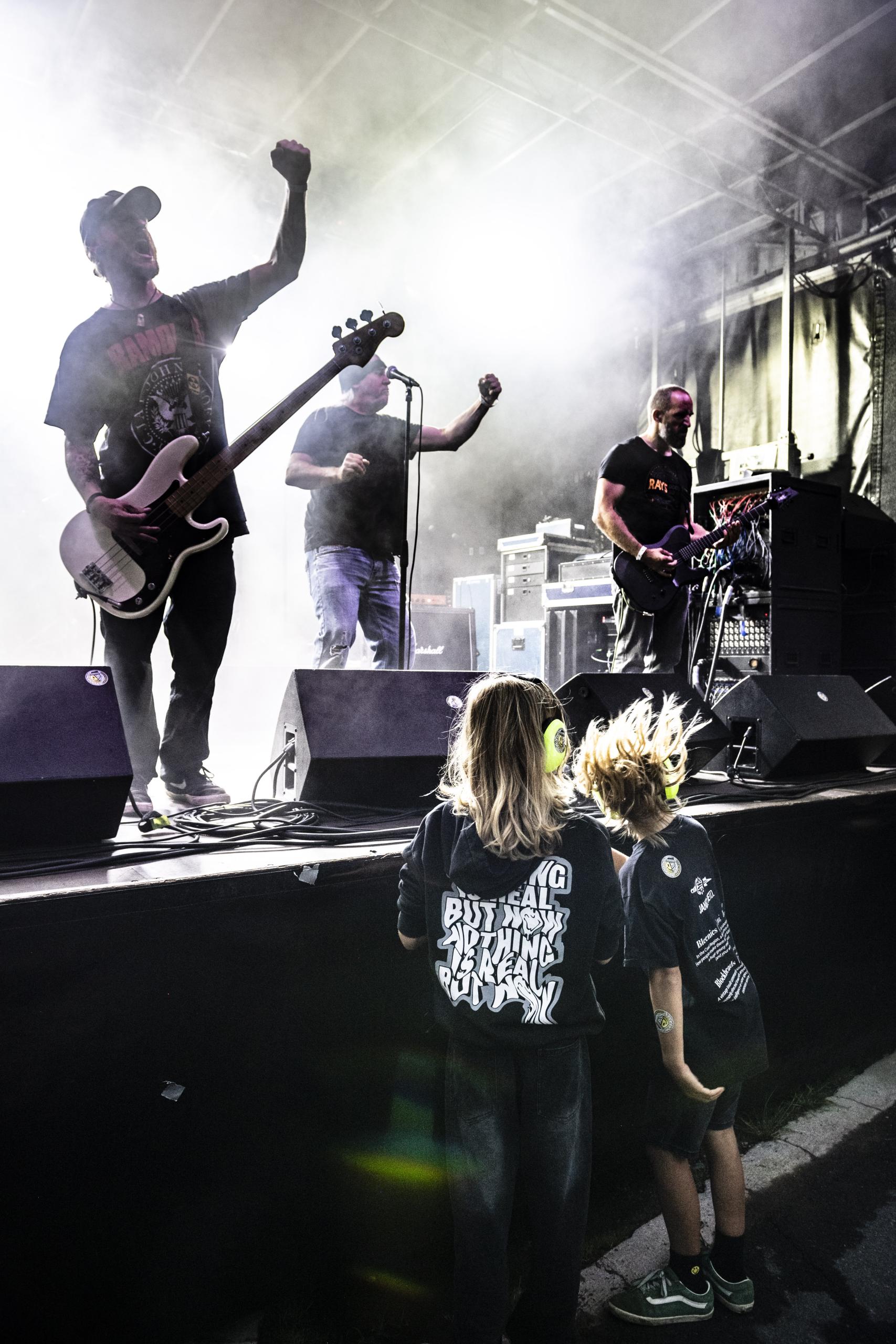 Cyclone - Punx in the pit @ De Schorre, picture 10, photographed by Sandra Van Watermeulen - FrontView Magazine