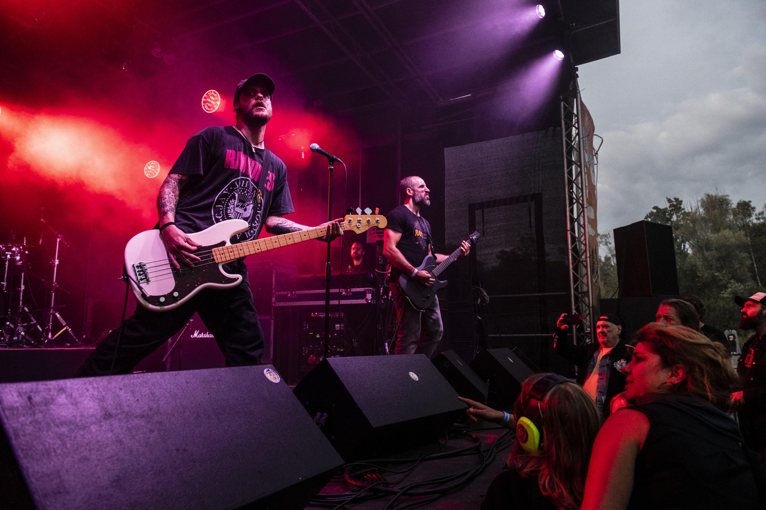 Cyclone - Punx in the pit @ De Schorre, picture 12, photographed by Sandra Van Watermeulen - FrontView Magazine