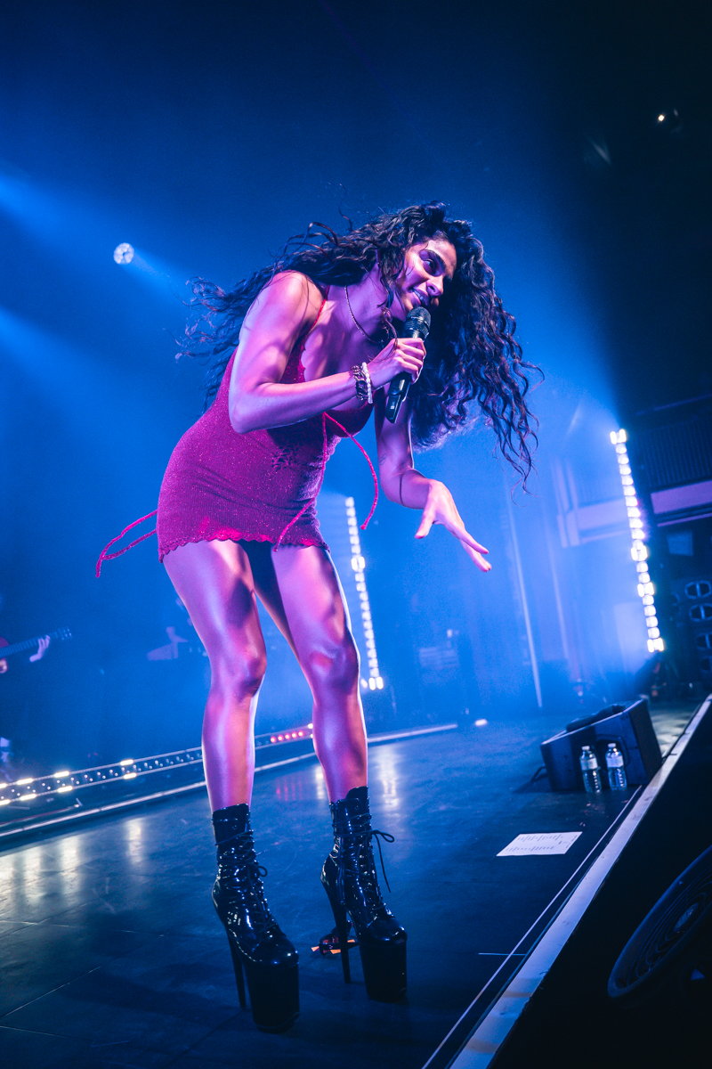 Jessie Reyez @ AB, picture 2, photographed by Jelle Meersschaut - FrontView Magazine