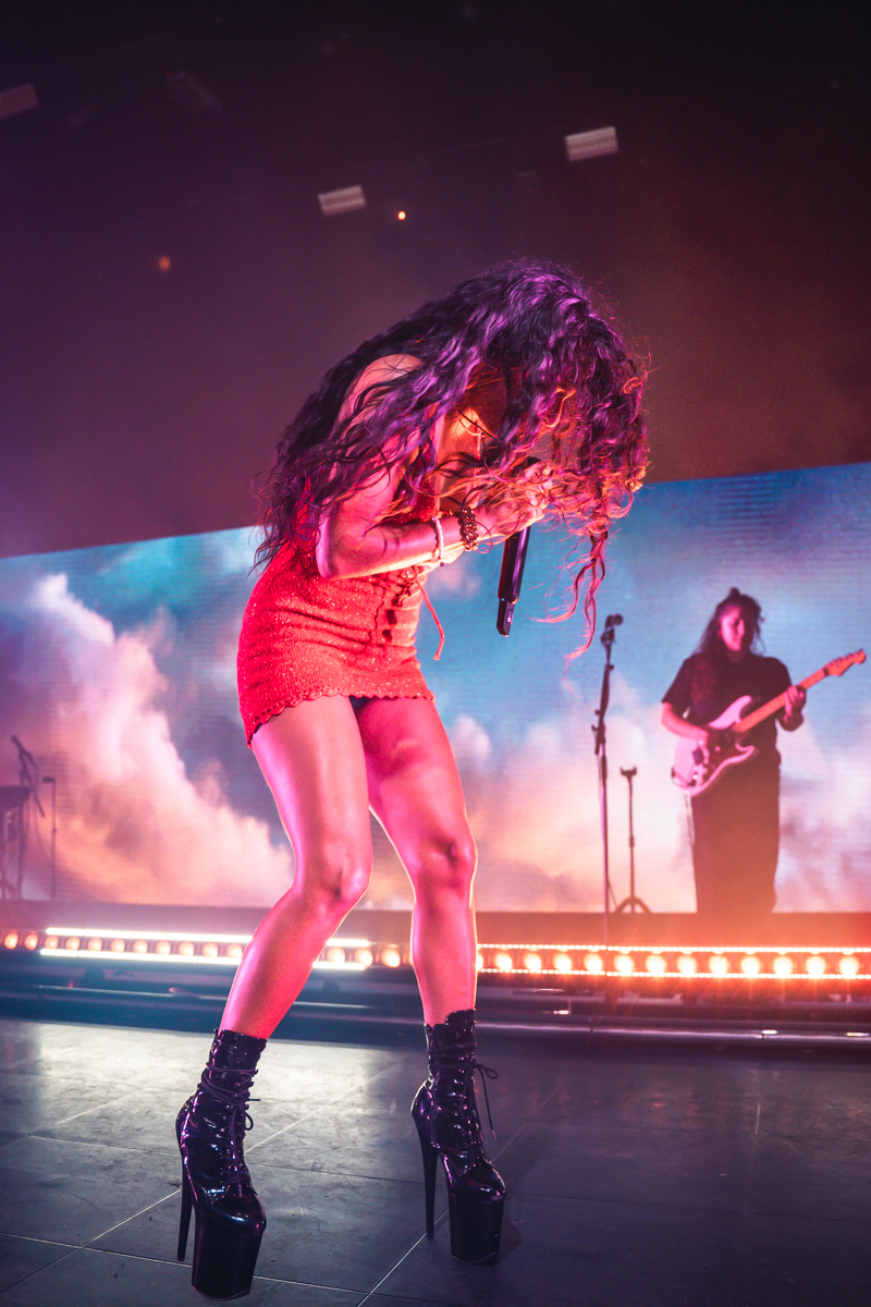 Jessie Reyez @ AB, picture 9, photographed by Jelle Meersschaut - FrontView Magazine