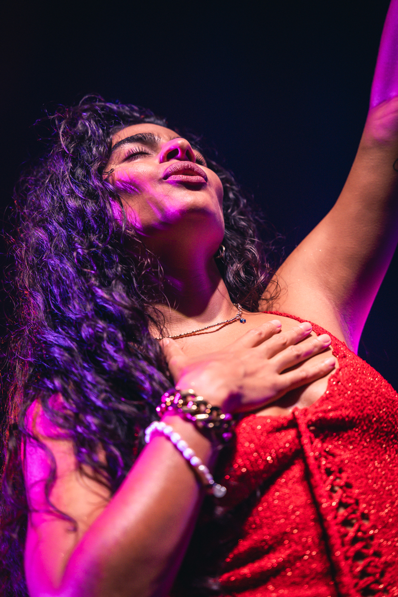 Jessie Reyez @ AB, picture 13, photographed by Jelle Meersschaut - FrontView Magazine