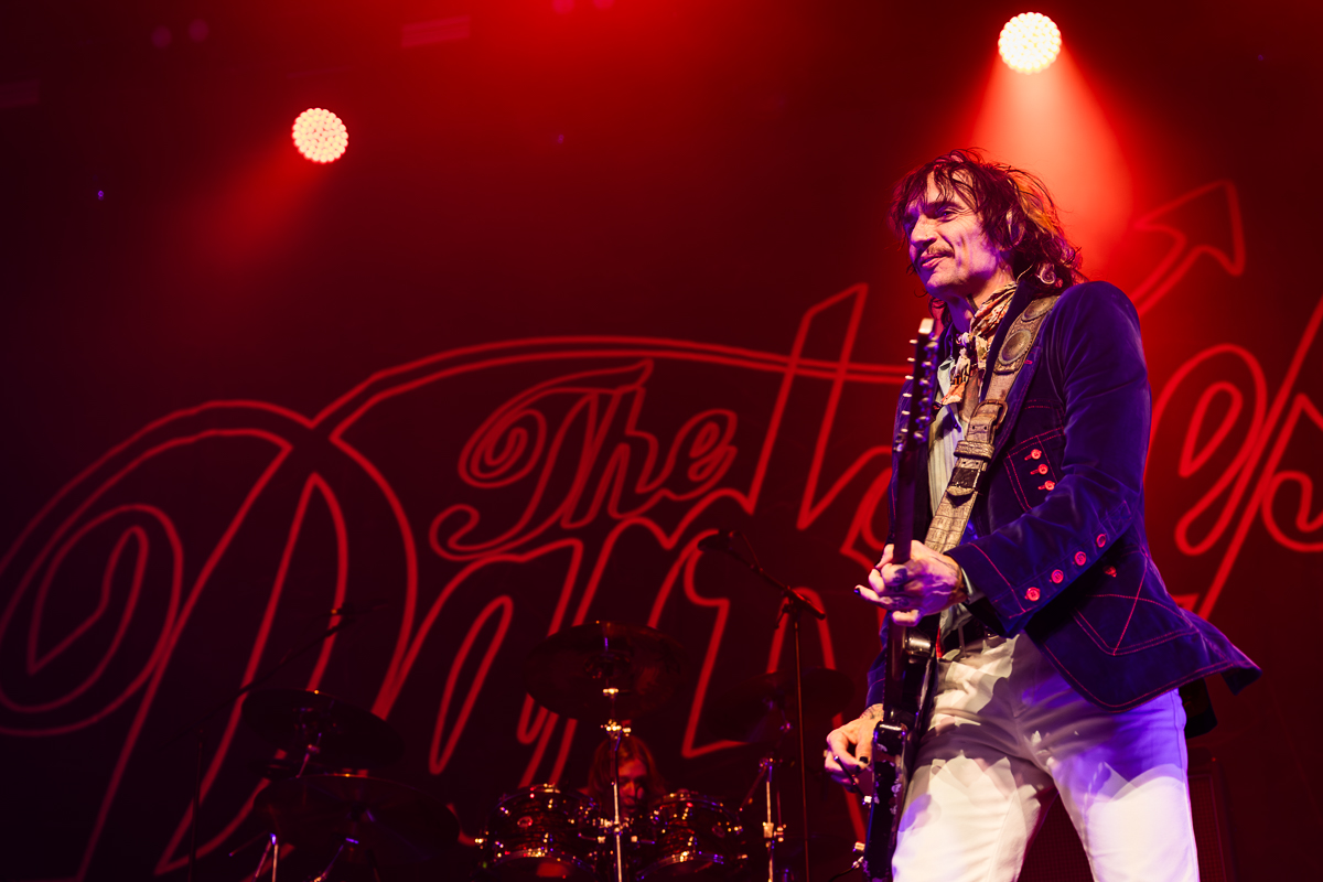 The Darkness @ 013, foto 3, foto's door Dorien Goetschalckx - FrontView Magazine
