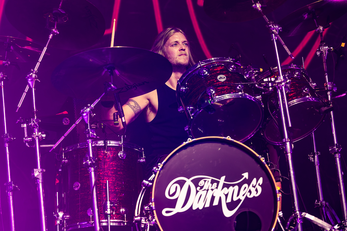 The Darkness @ 013, foto 4, foto's door Dorien Goetschalckx - FrontView Magazine