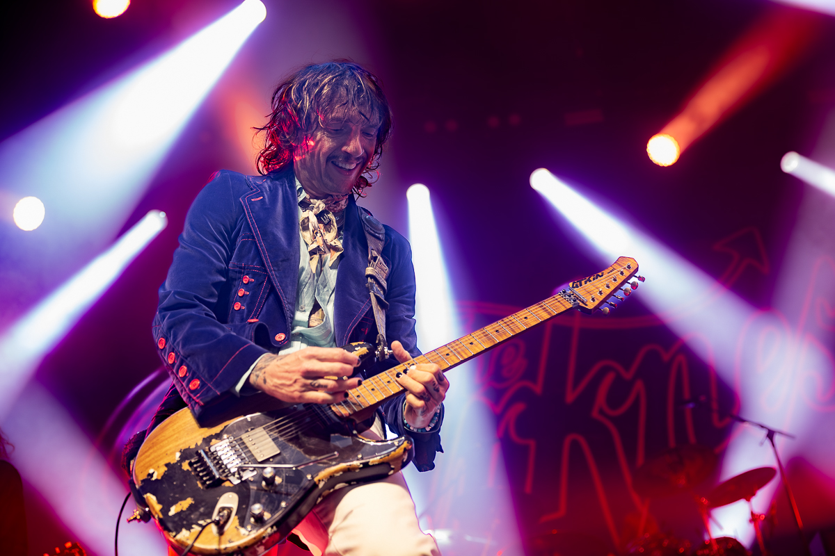 The Darkness @ 013, foto 6, foto's door Dorien Goetschalckx - FrontView Magazine
