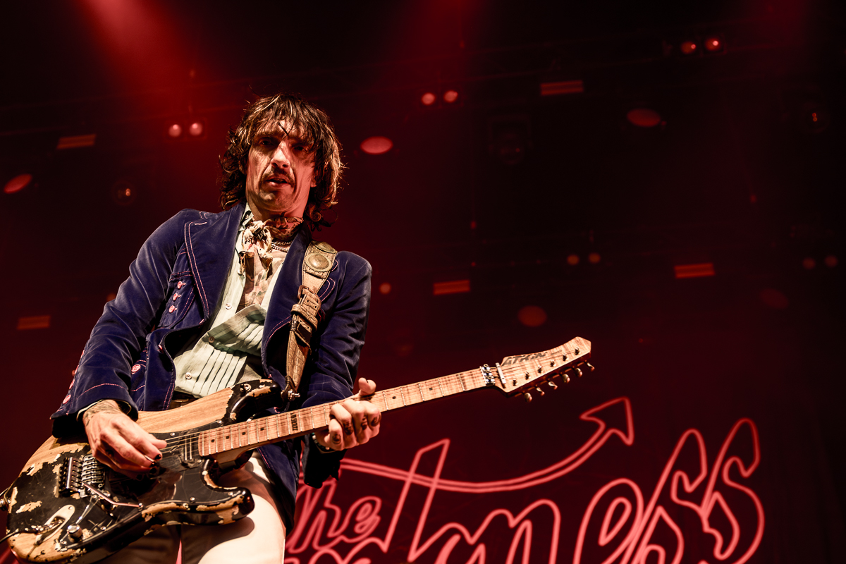 The Darkness @ 013, foto 12, foto's door Dorien Goetschalckx - FrontView Magazine