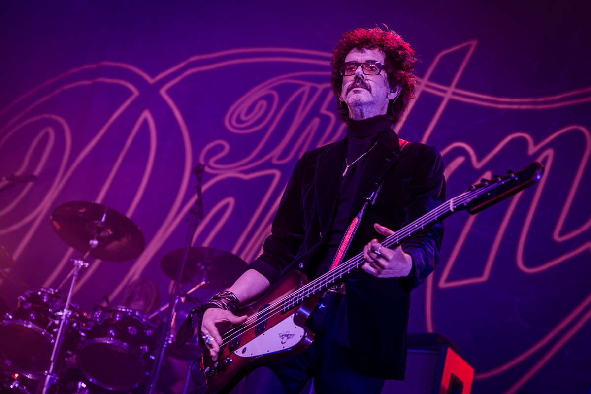The Darkness @ 013, foto 13, foto's door Dorien Goetschalckx - FrontView Magazine