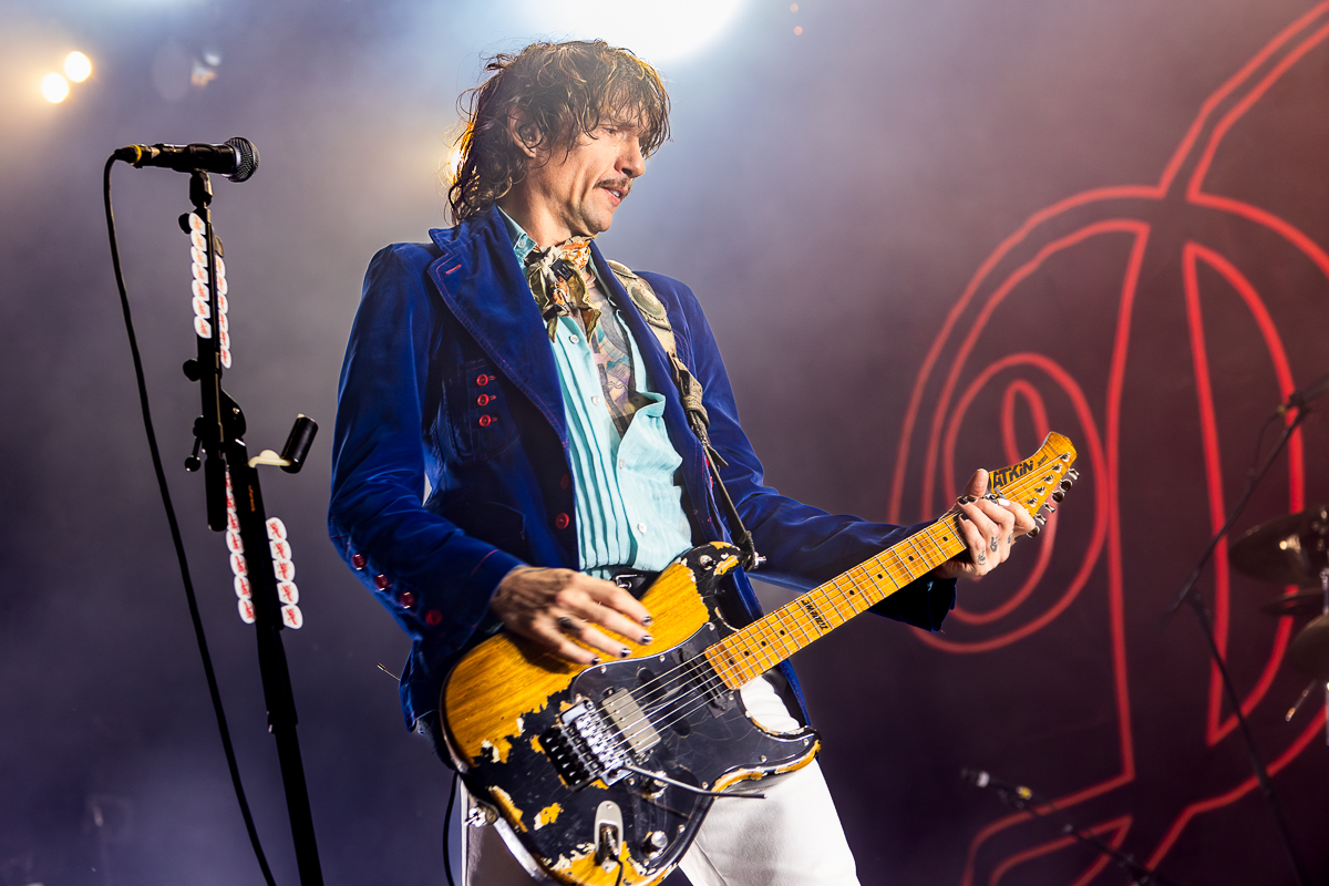 The Darkness @ 013, foto 14, foto's door Dorien Goetschalckx - FrontView Magazine