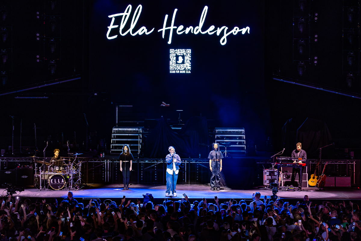 Ella Henderson @ Lotto Arena, picture 9, photographed by Dorien Goetschalckx - FrontView Magazine