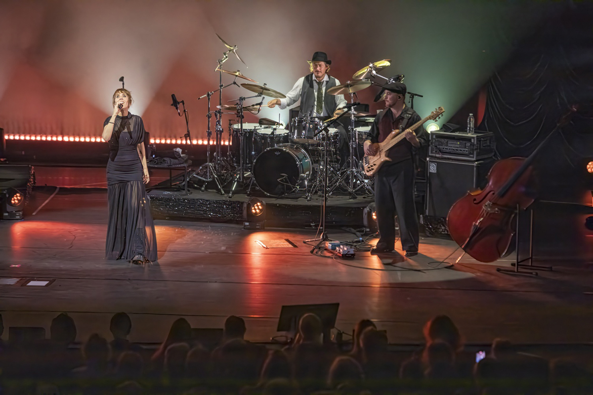 ZAZ @ Stadsschouwburg Antwerpen, foto 3, foto's door Edwin Houdevelt - FrontView Magazine