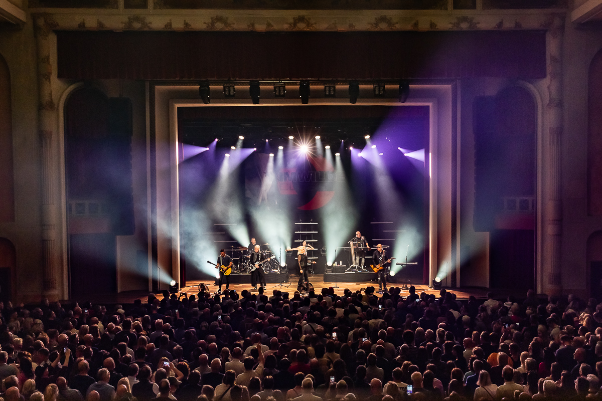 Kim Wilde Closer Tour 2025 @ De Roma, picture 18, photographed by Marc Verdonck - FrontView Magazine