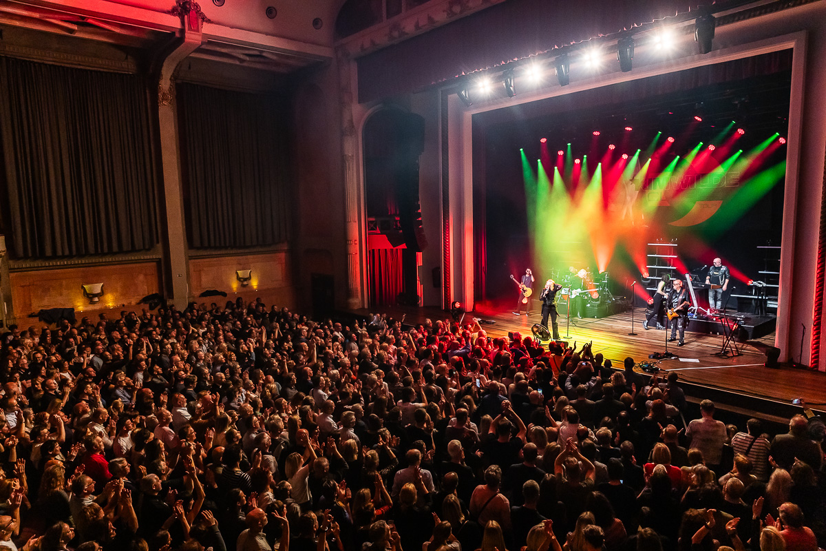 Kim Wilde Closer Tour 2025 @ De Roma, picture 26, photographed by Marc Verdonck - FrontView Magazine