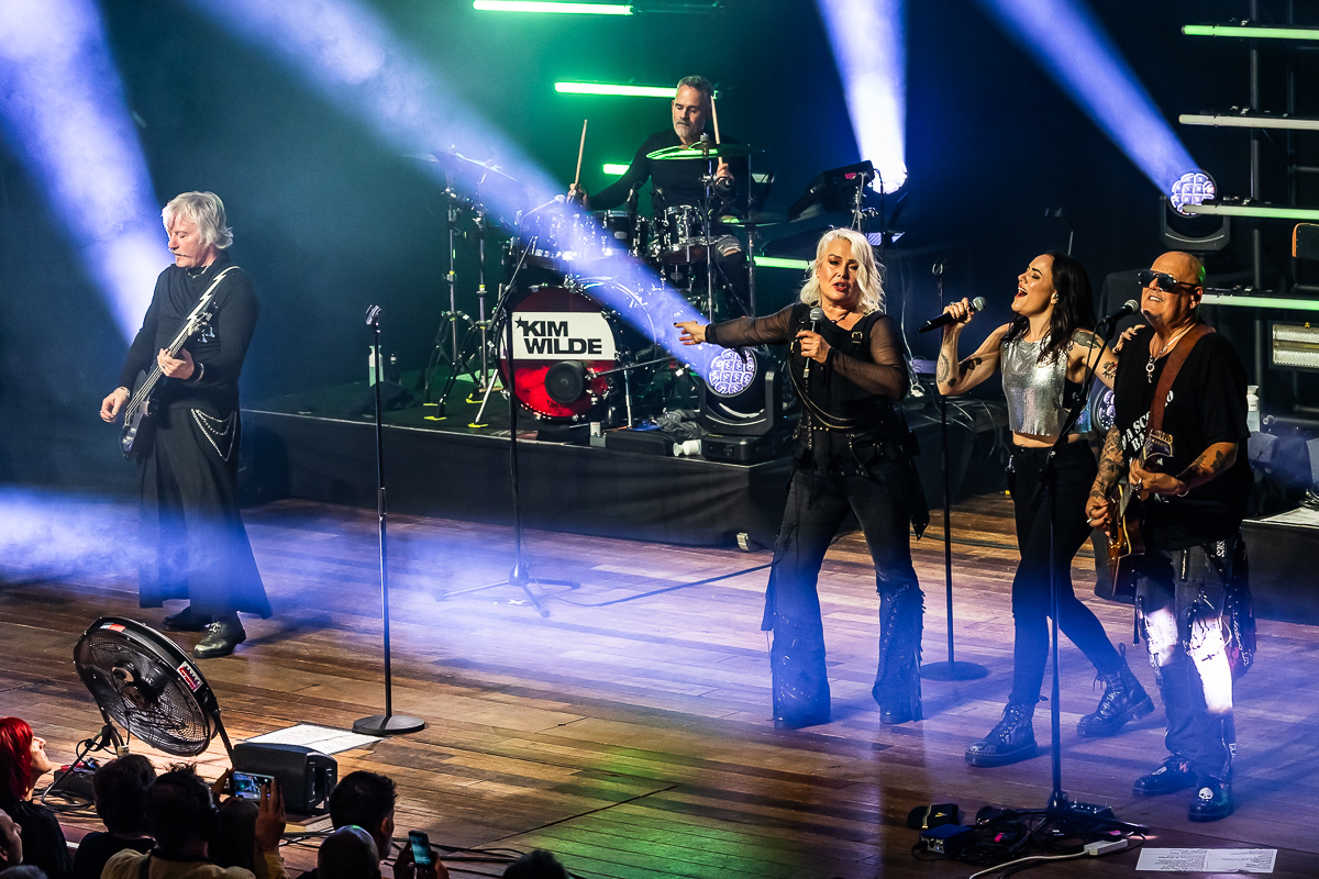 Kim Wilde Closer Tour 2025 @ De Roma, picture 32, photographed by Marc Verdonck - FrontView Magazine