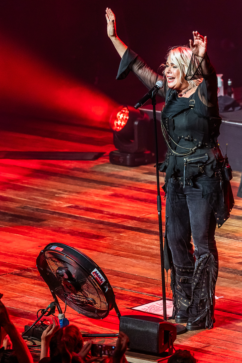 Kim Wilde Closer Tour 2025 @ De Roma, picture 34, photographed by Marc Verdonck - FrontView Magazine