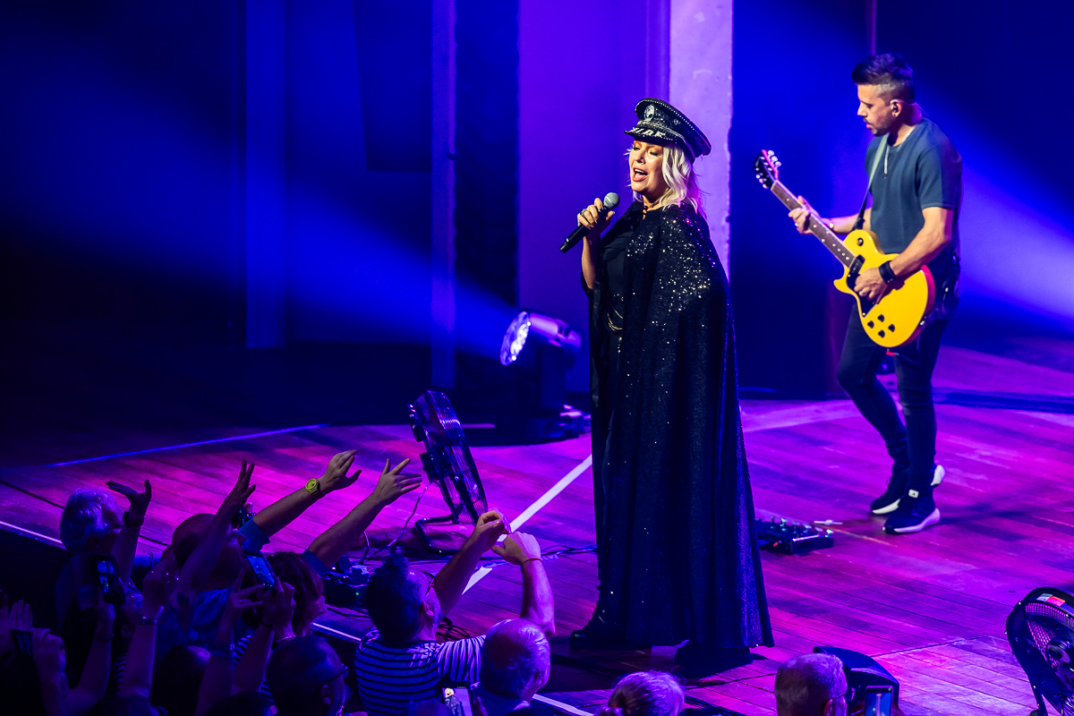 Kim Wilde Closer Tour 2025 @ De Roma, picture 35, photographed by Marc Verdonck - FrontView Magazine