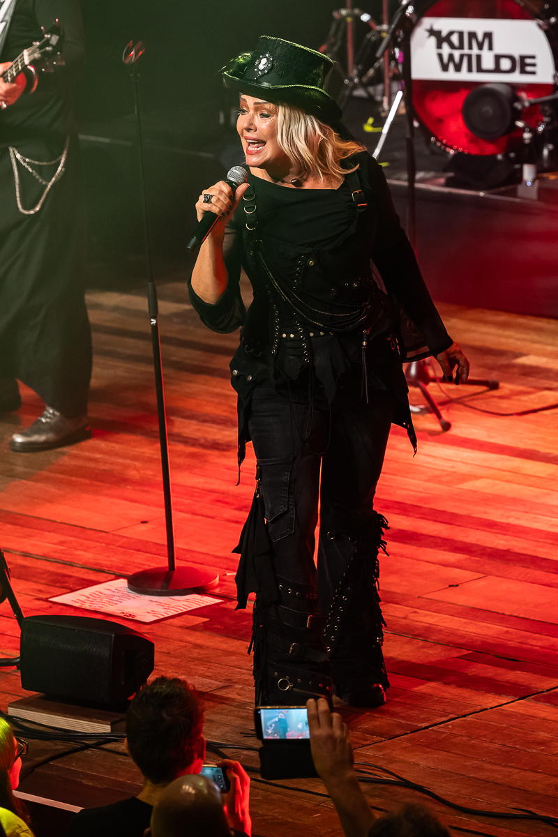 Kim Wilde Closer Tour 2025 @ De Roma, picture 40, photographed by Marc Verdonck - FrontView Magazine