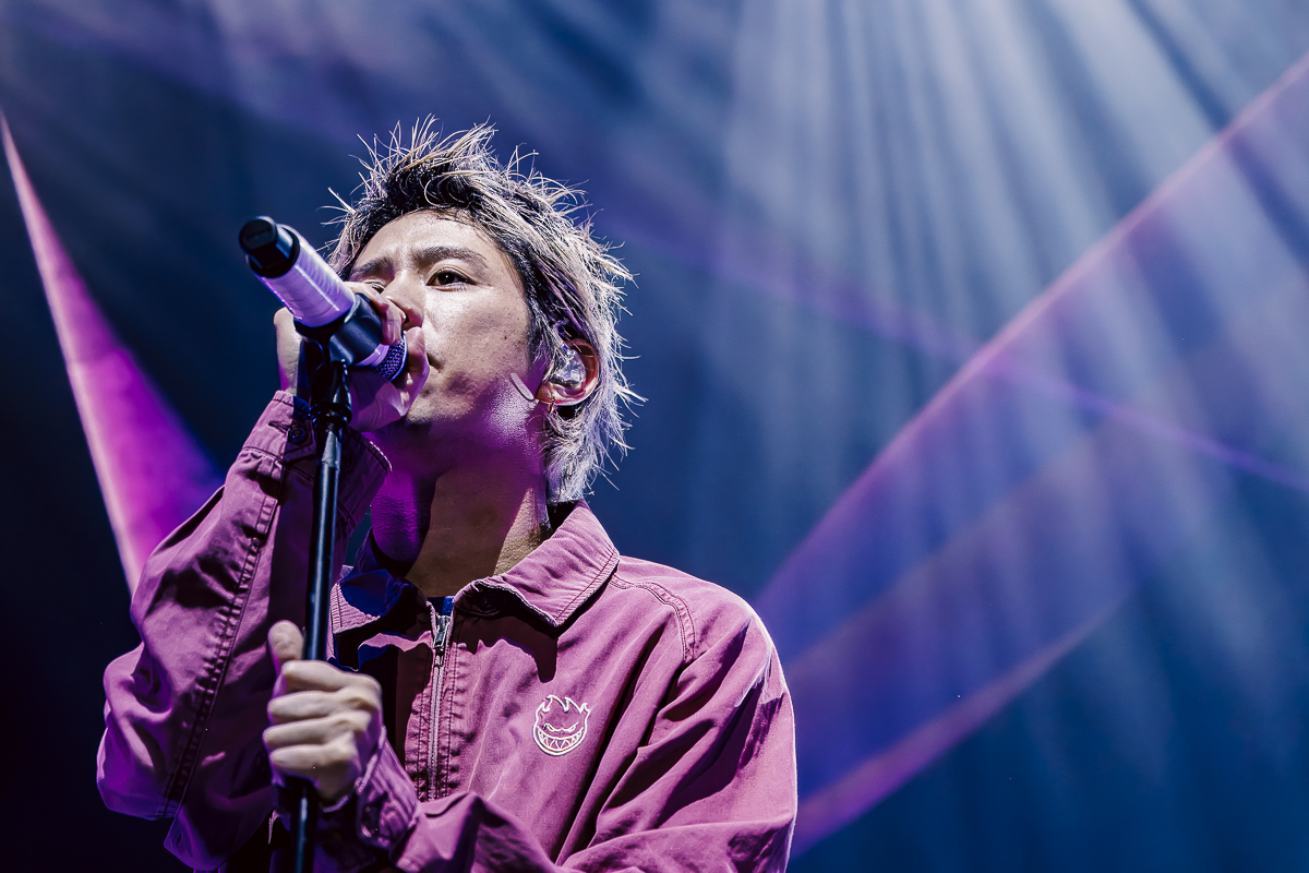 One Ok Rock @ Vorst Nationaal, picture 4, photographed by Peter Smet - FrontView Magazine