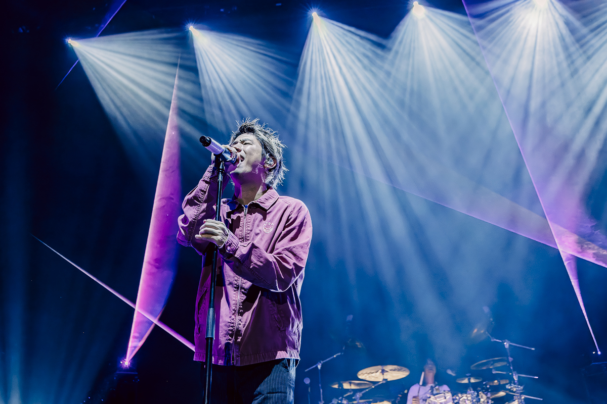 One Ok Rock @ Vorst Nationaal, picture 5, photographed by Peter Smet - FrontView Magazine