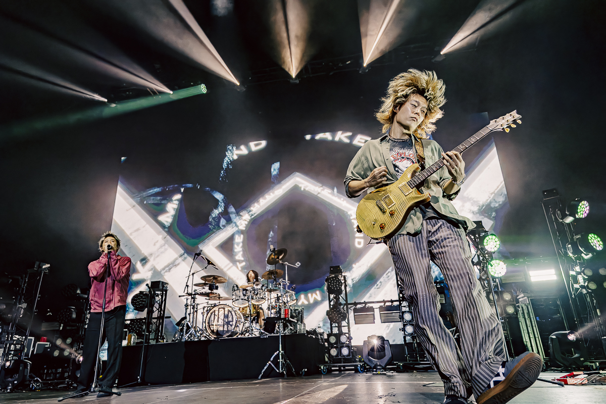 One Ok Rock @ Vorst Nationaal, picture 13, photographed by Peter Smet - FrontView Magazine