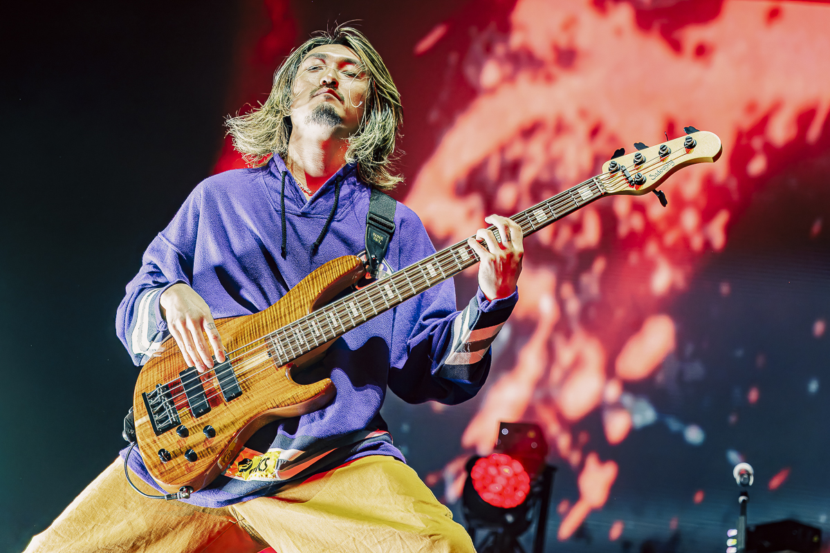 One Ok Rock @ Vorst Nationaal, picture 16, photographed by Peter Smet - FrontView Magazine