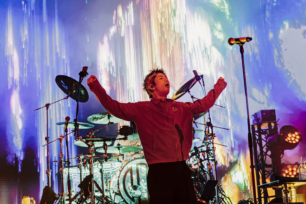 One Ok Rock @ Vorst Nationaal, picture 19, photographed by Peter Smet - FrontView Magazine