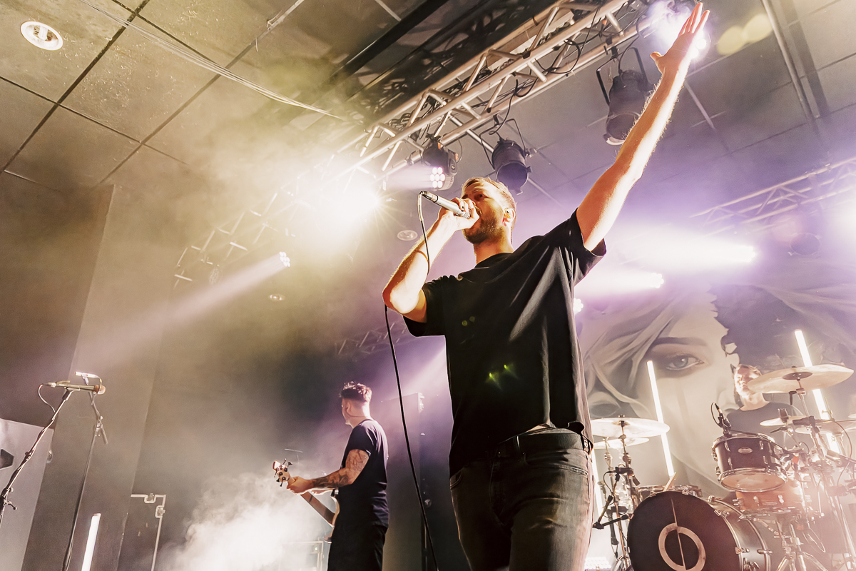 Annisokay @ Kavka Zappa, picture 3, photographed by Peter Smet - FrontView Magazine
