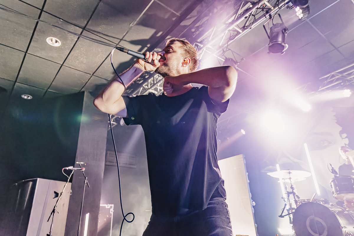 Annisokay @ Kavka Zappa, picture 6, photographed by Peter Smet - FrontView Magazine