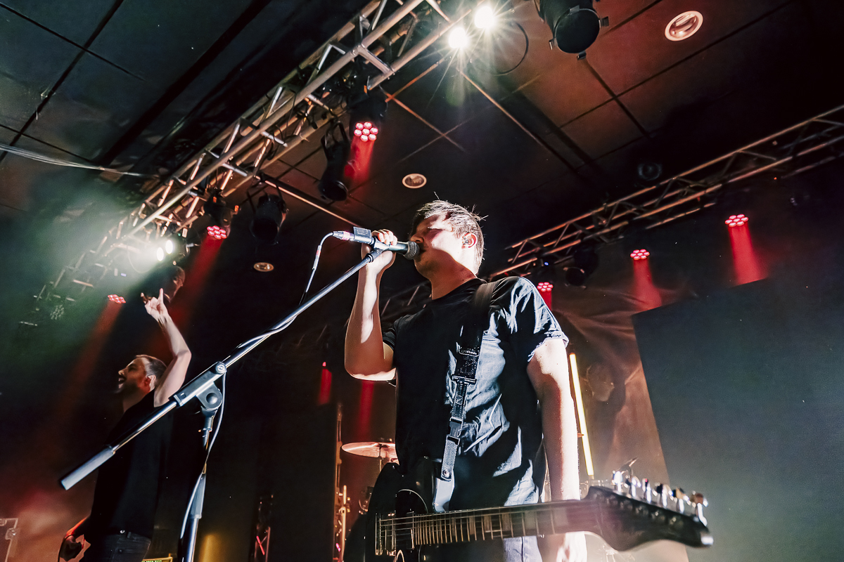 Annisokay @ Kavka Zappa, picture 8, photographed by Peter Smet - FrontView Magazine