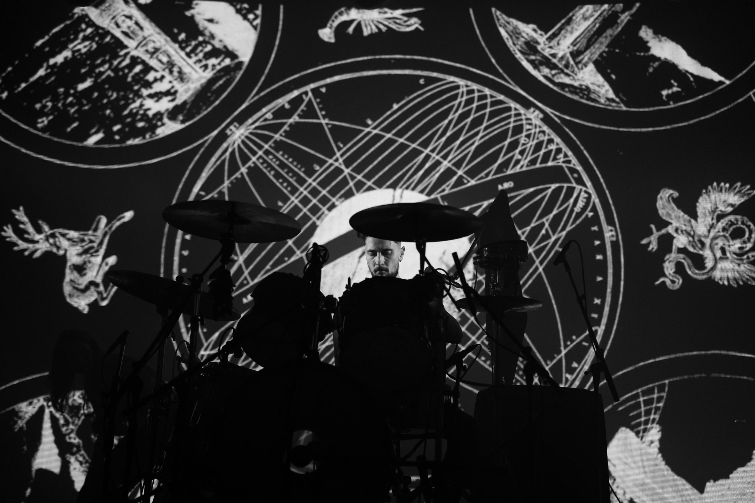 Pothamus @ Wintercircus, picture 2, photographed by Koen Marcoen - FrontView Magazine