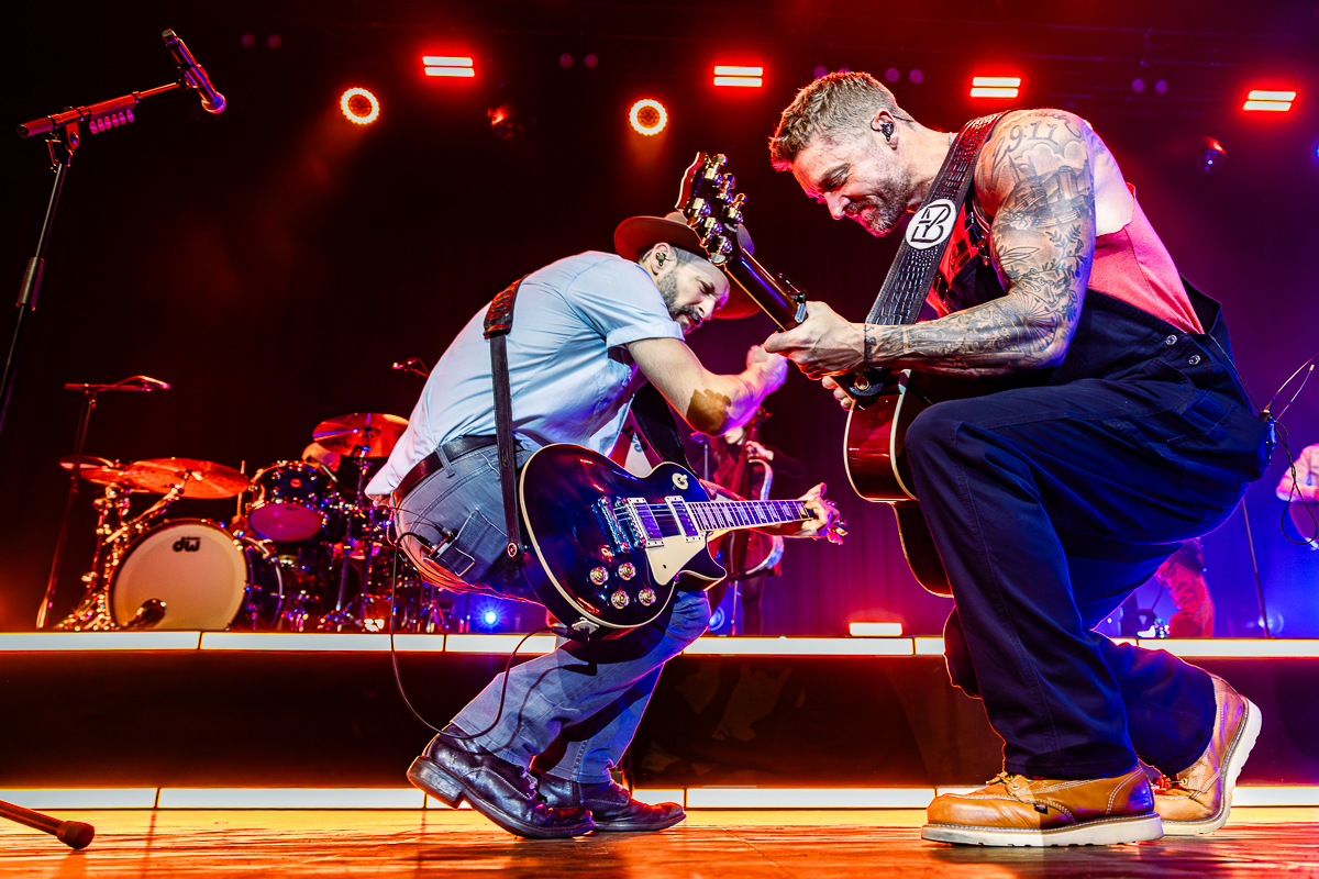 Brett Young @ 013, picture 6, photographed by Dorien Goetschalckx - FrontView Magazine