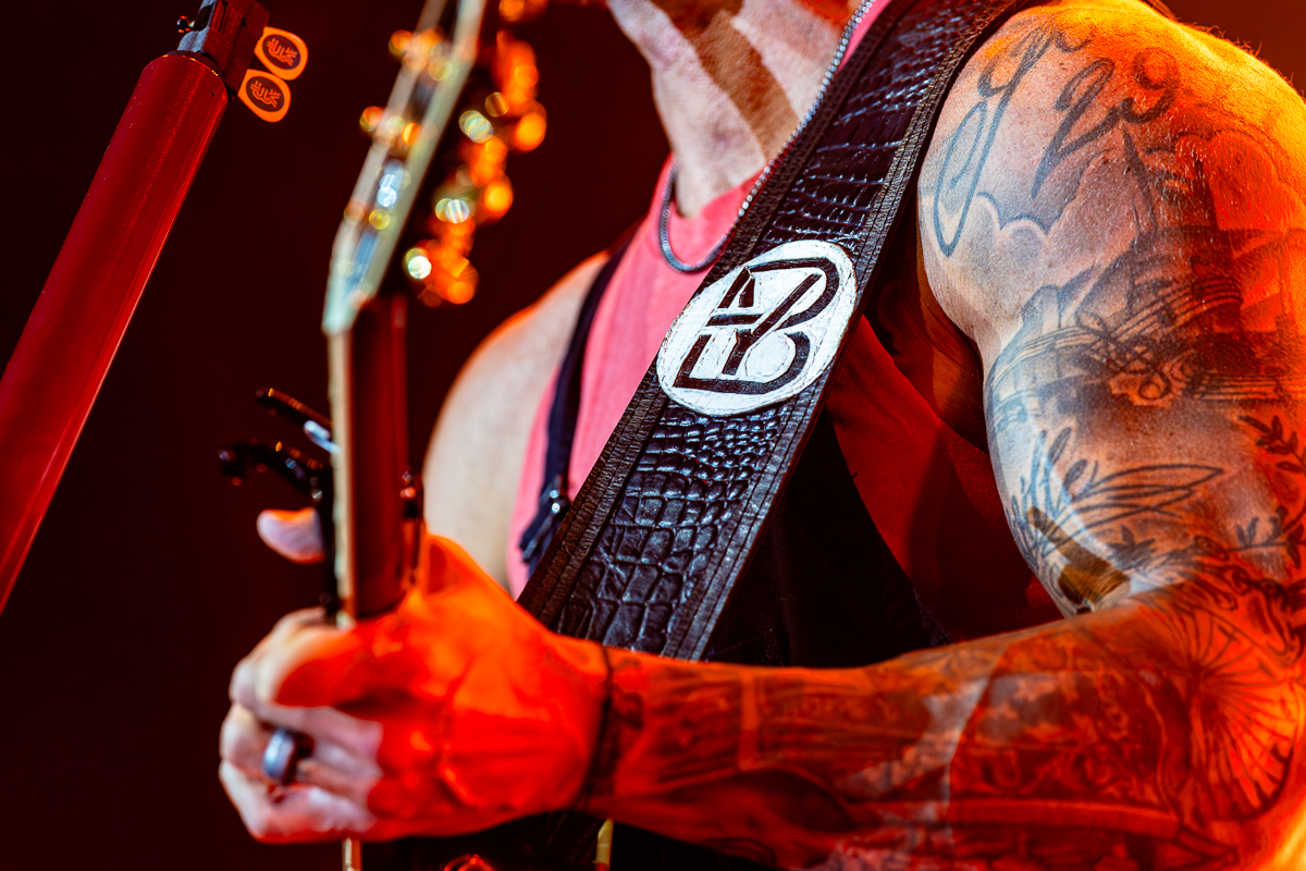 Brett Young @ 013, picture 7, photographed by Dorien Goetschalckx - FrontView Magazine
