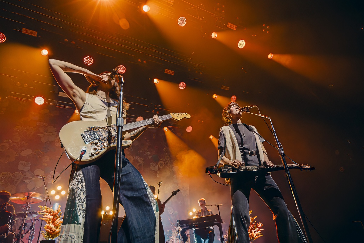 Larkin Poe @ 013, foto 4, foto's door Peter Smet - FrontView Magazine