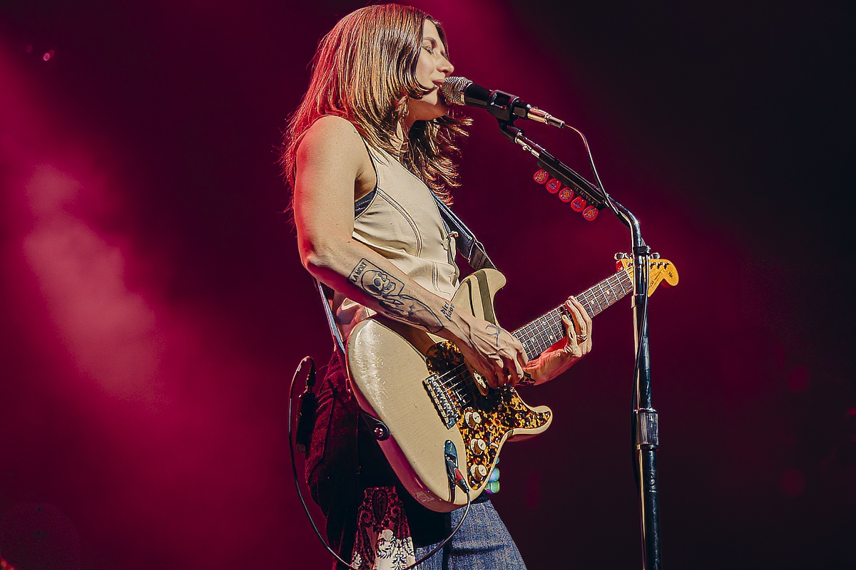 Larkin Poe @ 013, foto 21, foto's door Peter Smet - FrontView Magazine