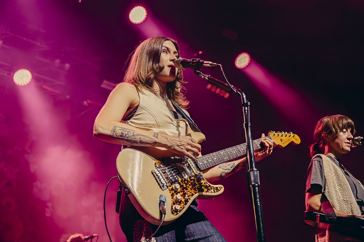 Larkin Poe @ 013, foto 22, foto's door Peter Smet - FrontView Magazine