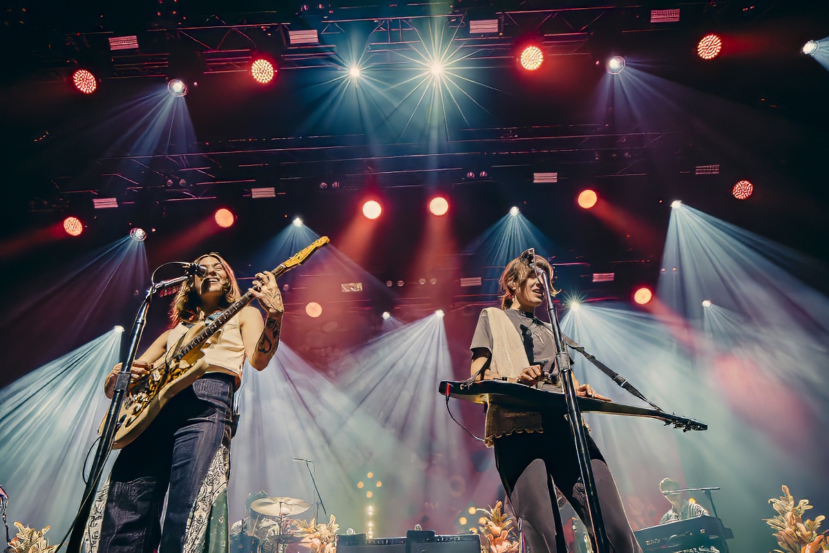 Larkin Poe @ 013, foto 27, foto's door Peter Smet - FrontView Magazine