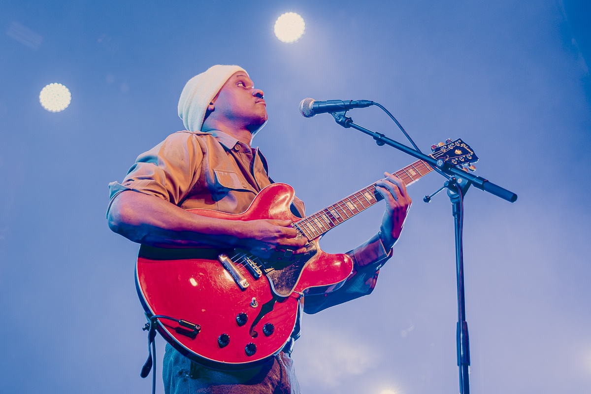 Son Little @ 013, foto 1, foto's door Peter Smet - FrontView Magazine