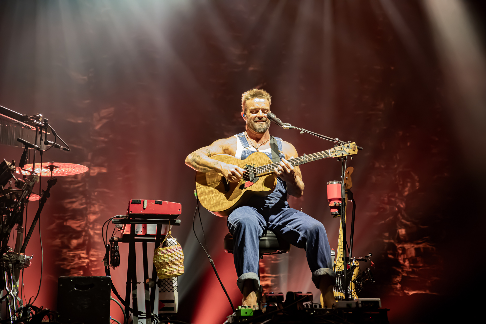 Xavier Rudd @ Vorst Nationaal, picture 1, photographed by Leen Verlinden - FrontView Magazine