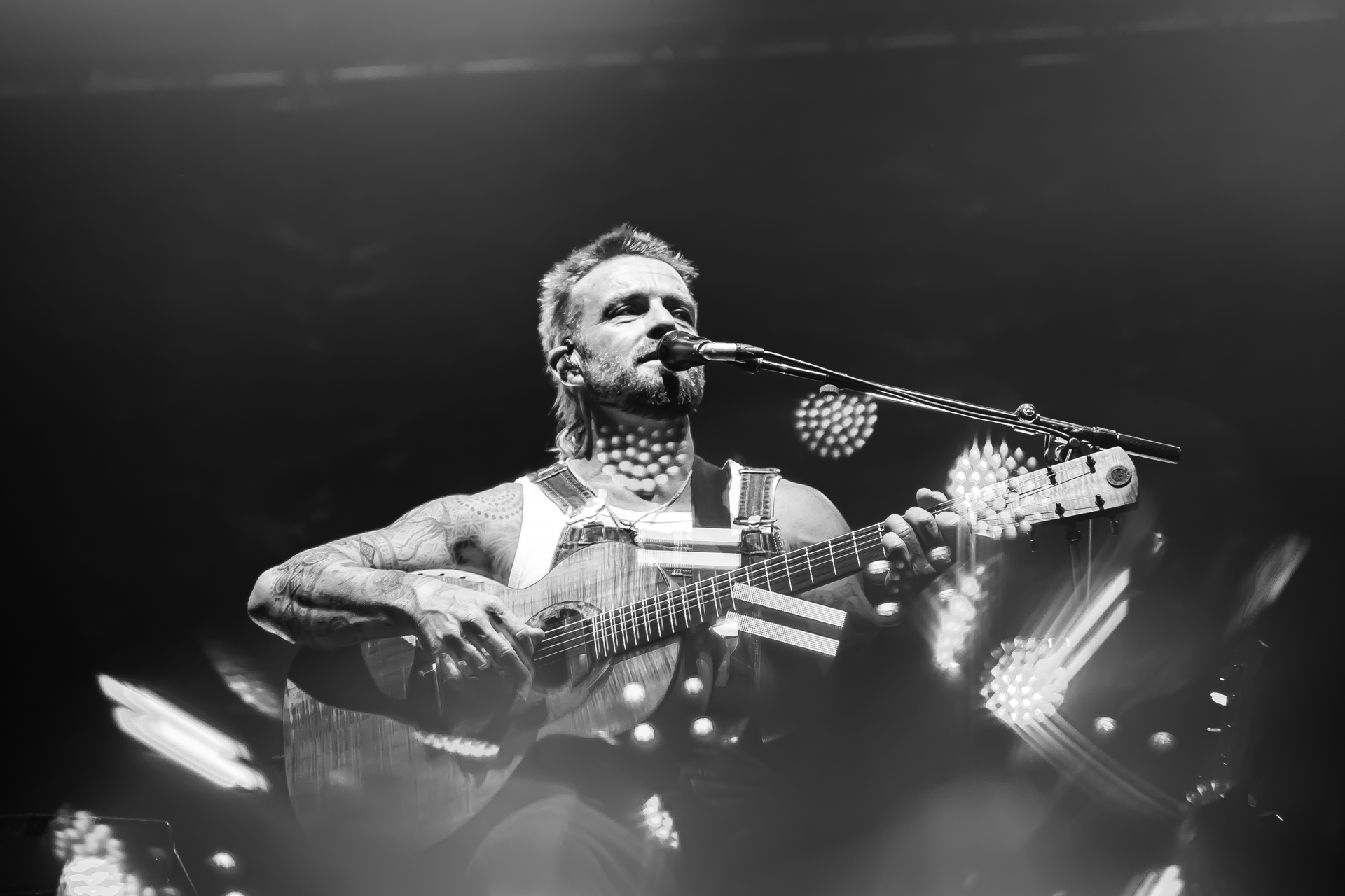Xavier Rudd @ Vorst Nationaal, picture 7, photographed by Leen Verlinden - FrontView Magazine