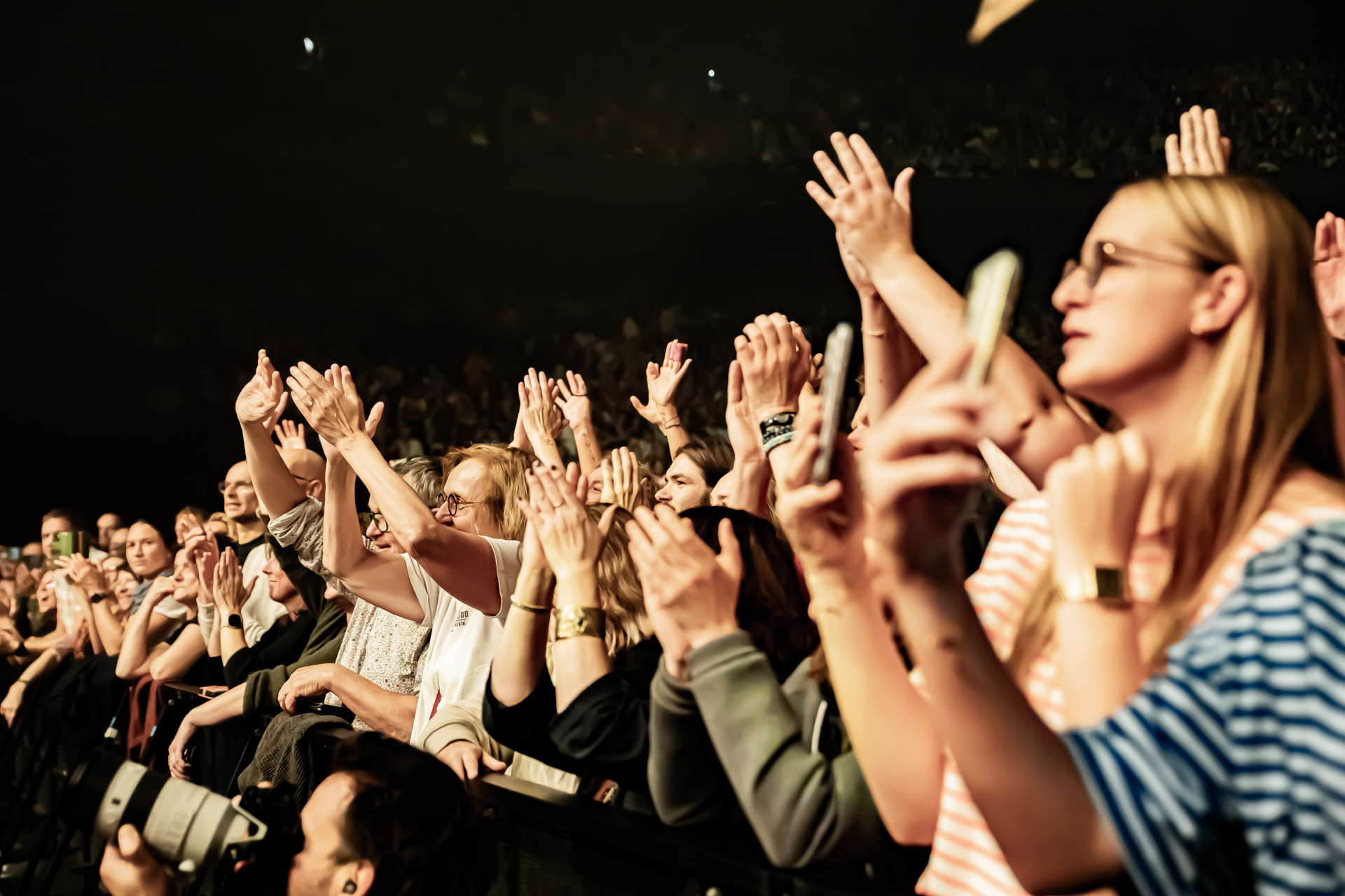 Xavier Rudd @ Vorst Nationaal, picture 10, photographed by Leen Verlinden - FrontView Magazine