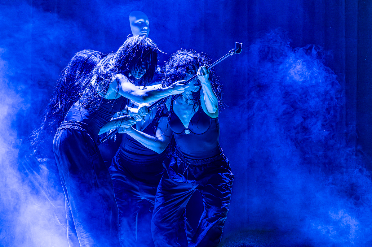 Banks @ Trix, picture 4, photographed by Anoek Houben - FrontView Magazine