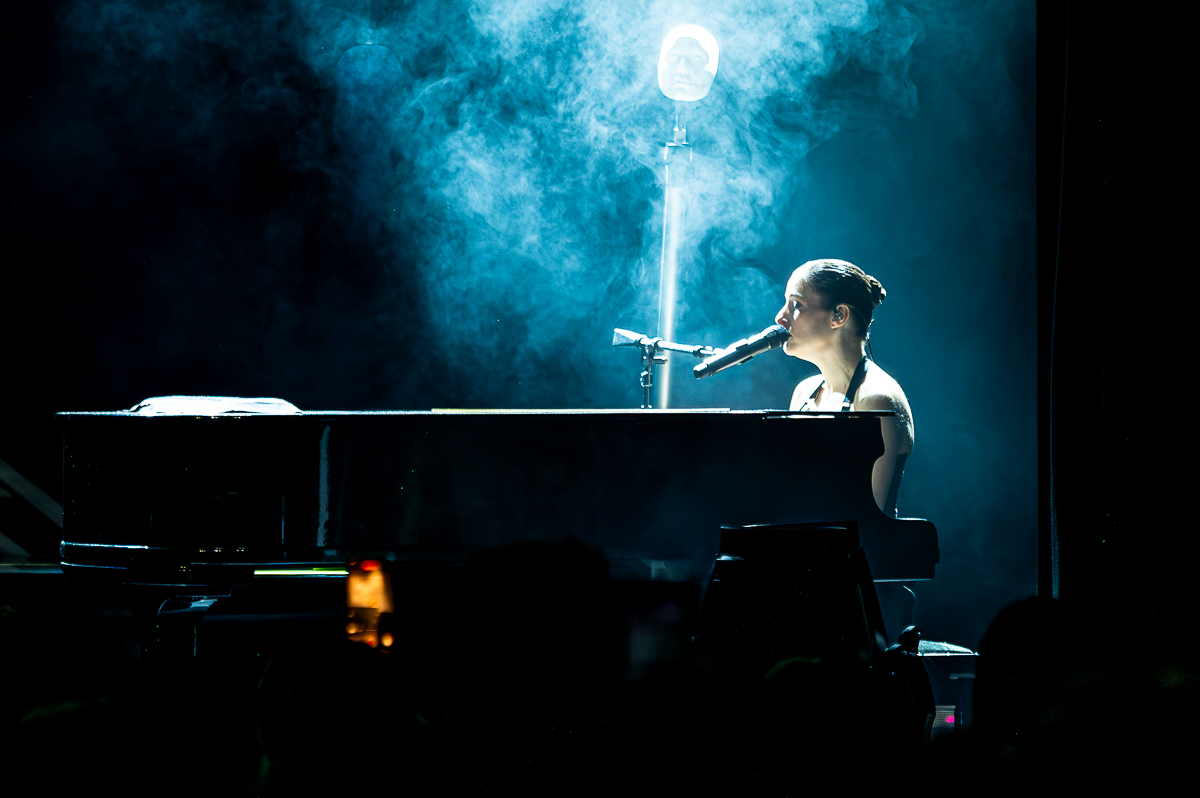 Banks @ Trix, picture 5, photographed by Anoek Houben - FrontView Magazine