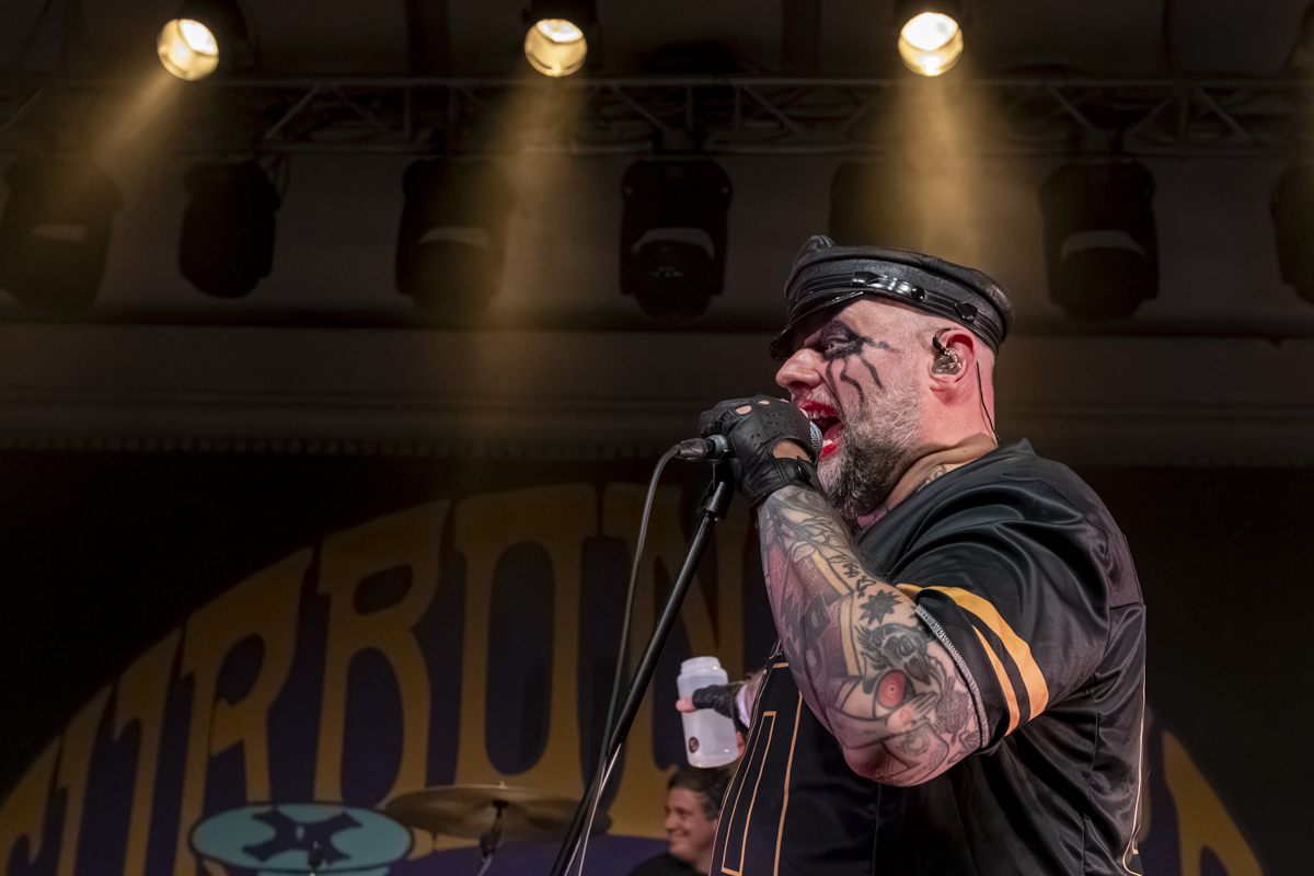 Turbonegro @ De Casino, foto 2, foto's door Bart Janssens - FrontView Magazine