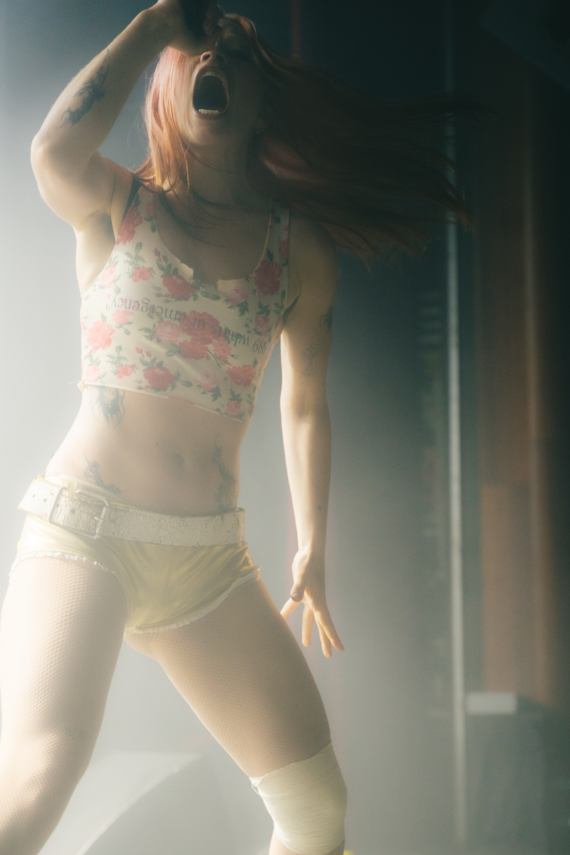 Wet Leg @ Ancienne Belgique, picture 2, photographed by Jelle Meersschaut - FrontView Magazine